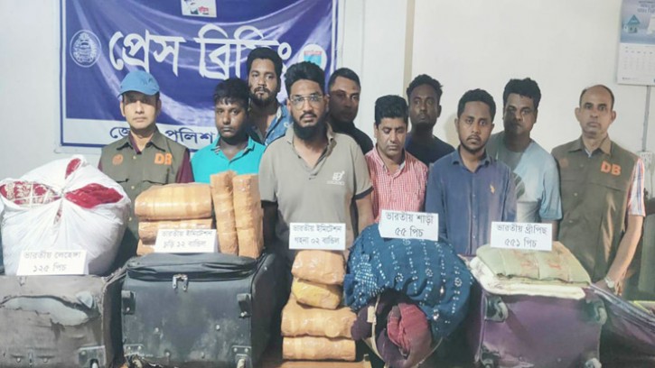 বেনাপোলে ভারতীয় পণ্যসহ ৮ চোরাকারবারী আটক