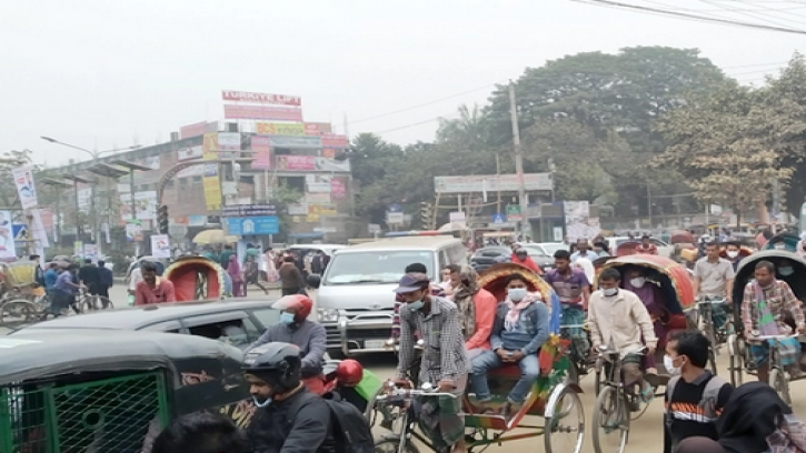  শিক্ষকদের আশ্বাসে নীলক্ষেত ছাড়লেন শিক্ষার্থীরা