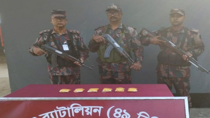 বাসের সিটের নীচে মিললো ৭ হাজার ৪শ পিস ইয়াবা ট্যাবলেট