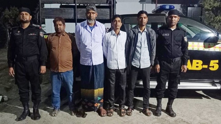 শিবগঞ্জে ভূয়া এনজিওর মূলহোতা সহ আটক-৪