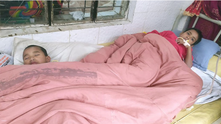 স্বামীর নির্যাতন: দুই সন্তানসহ মায়ের আত্মহত্যার চেষ্টা