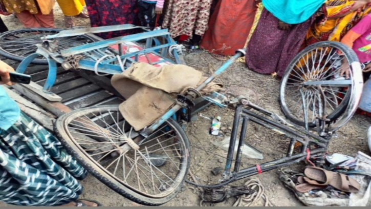 নাচোলে সড়ক দুর্ঘটনায় নিহত এক, আহত ৫