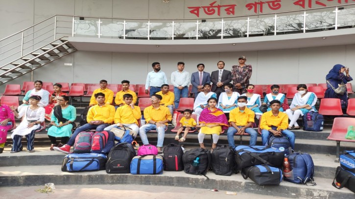 সাজাভোগ শেষে দেশে ফিরল শিশুসহ ২০ তরুণ-তরুণী