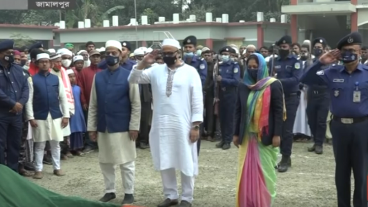 দেড় মাস পর প্রকাশ্যে এলেন ডা. মুরাদ